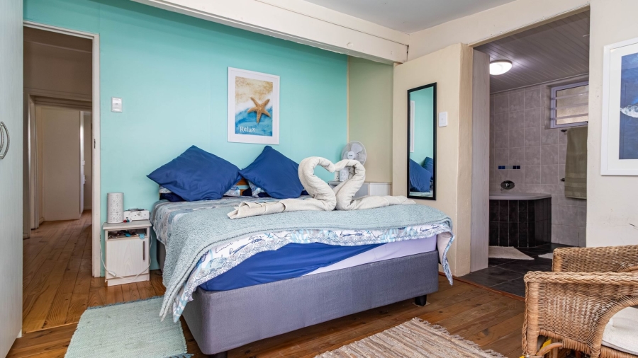 4 Bedroom Property for Sale in Perlemoenbaai Western Cape